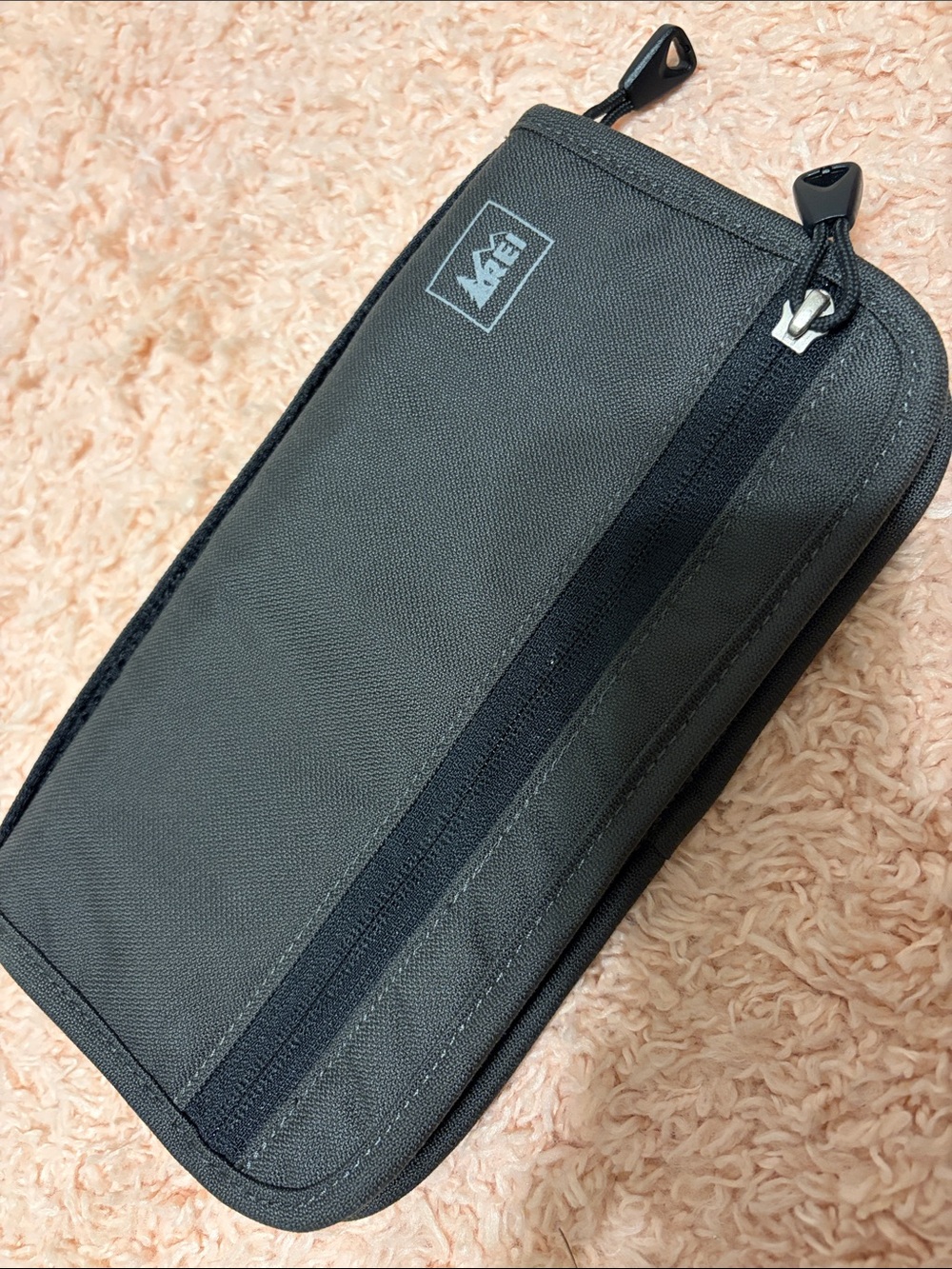 REI Travel Wallet RFID Zip Around Top Handle Multi-Pocket Slot Gray Black Unisex